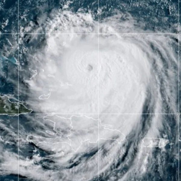Hurricane Erin 2025: Record-Breaking Storm & Key Updates